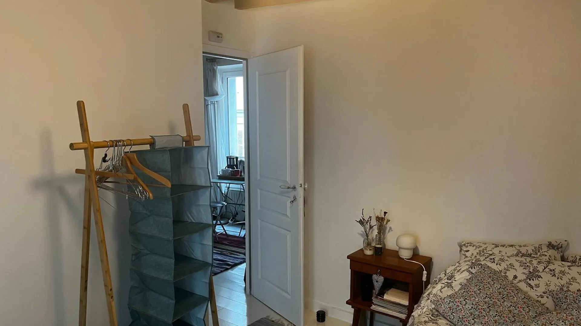 Homestay Deux En Plein Coeur De Montmartre,
